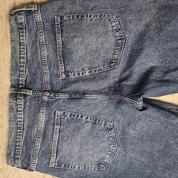 Gap 90s Loose and Universal Slim Boyfriend Jeans - 2 Pairs - Picture 6 of 13